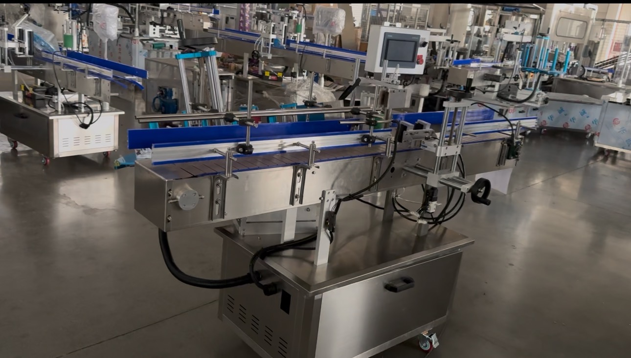 automatic-round-bottle-labeling-machine-3000bph.jpg
